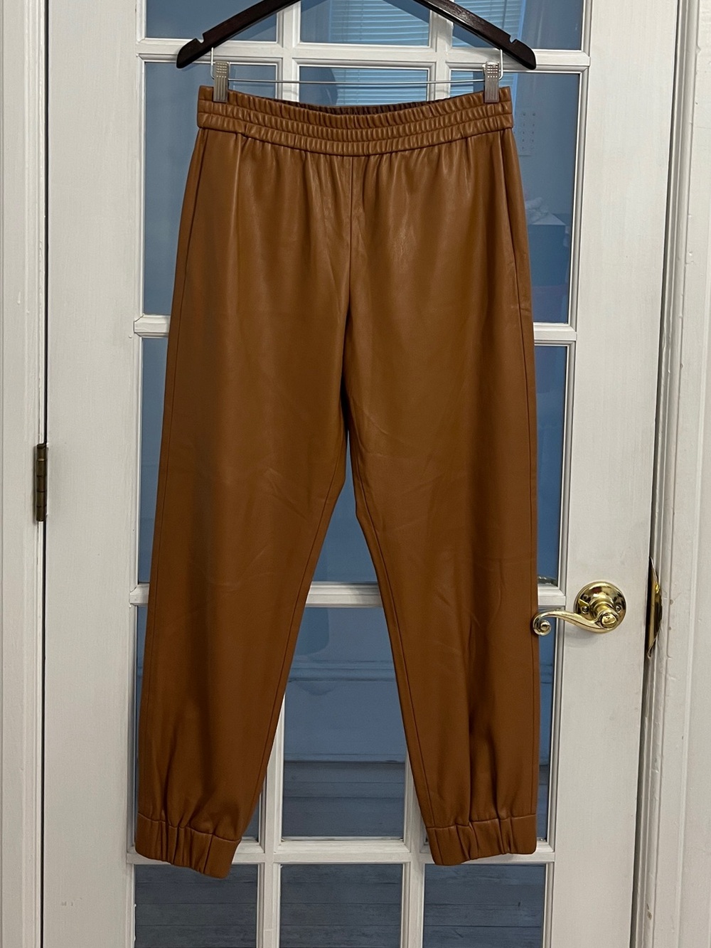 Alice + Olivia Women’s Pete Camel Brown Vegan Faux Leather Jogger Pants S